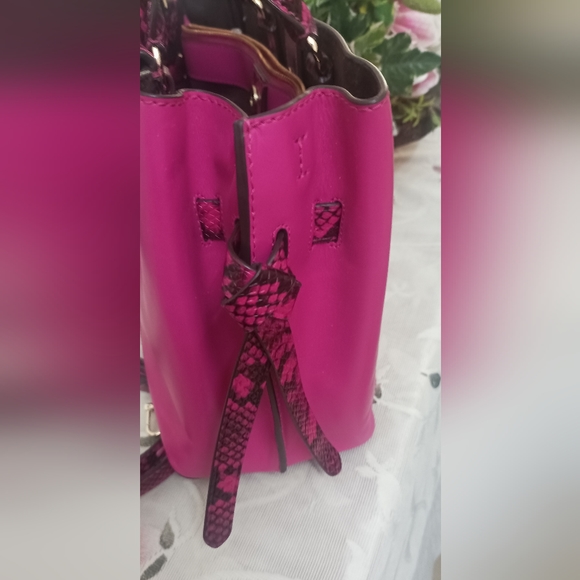 Authentic Michael Kors Hamilton Legacy Large Bag in Fuschia and Croc effect - Picture 9 of 12